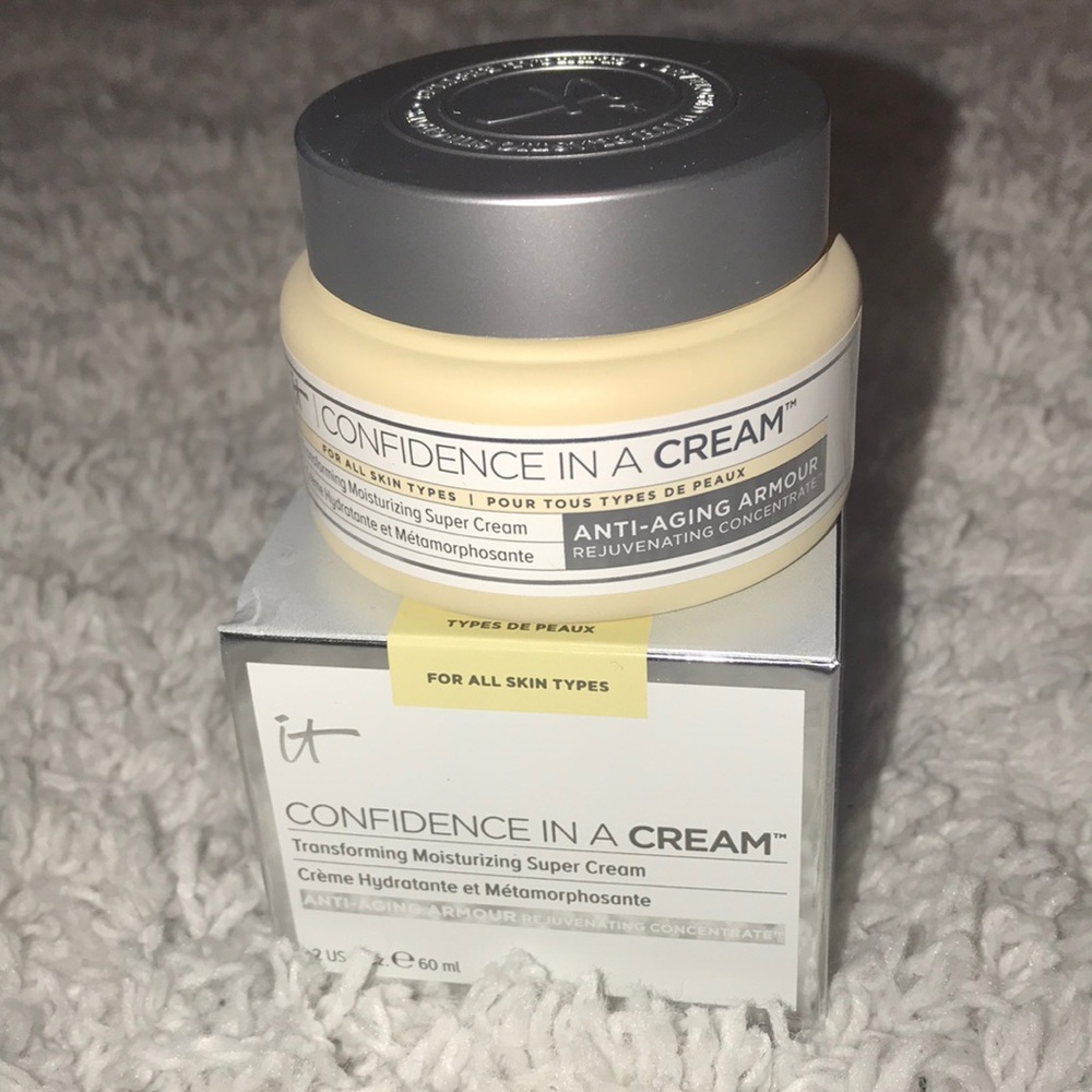NEW it Cosmetics Confidence in a Cream